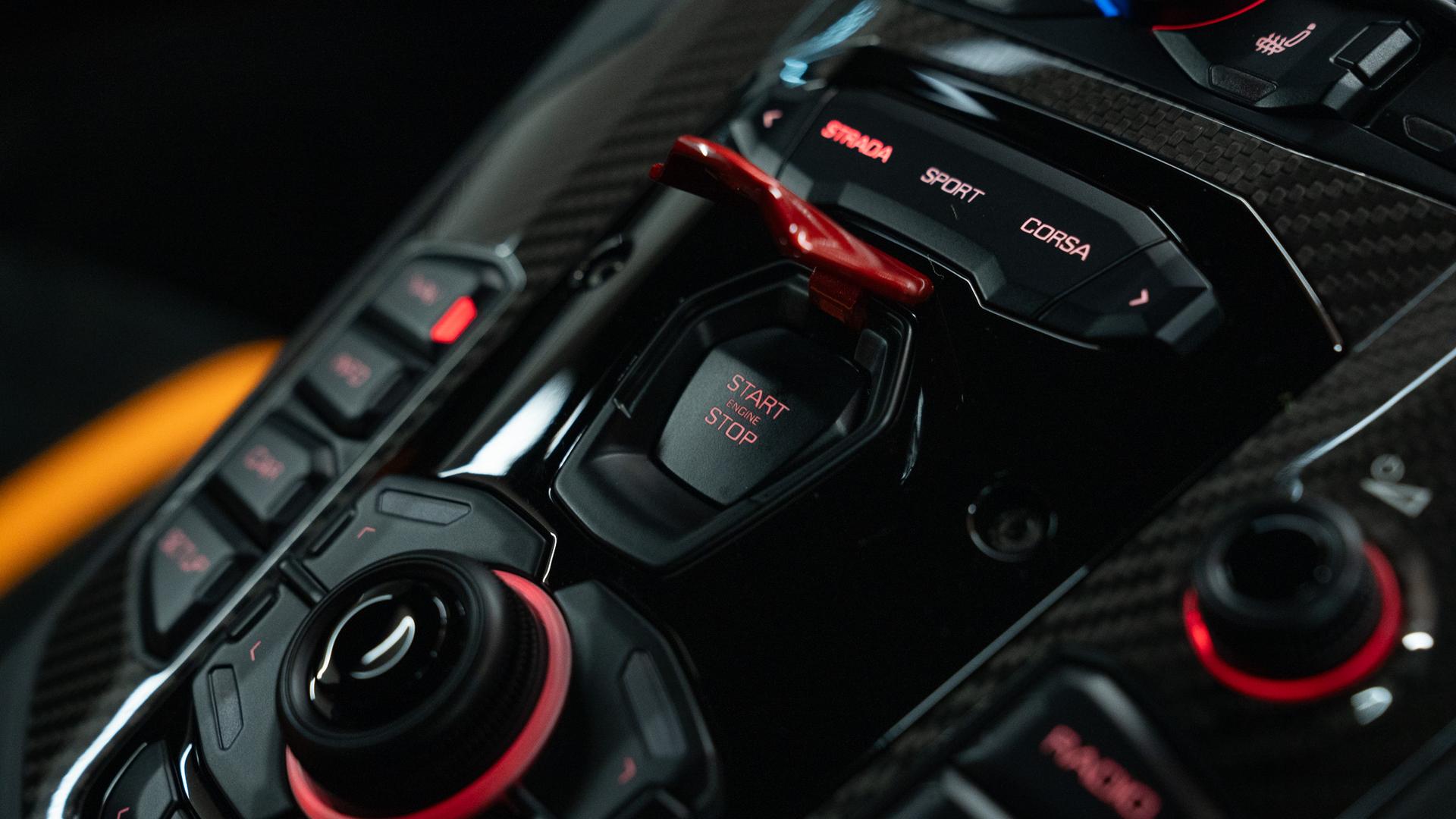 LAMBORGHINI Aventador Photo 94fa6331-d60a-48ad-9e24-2aeedbab7caf.jpg