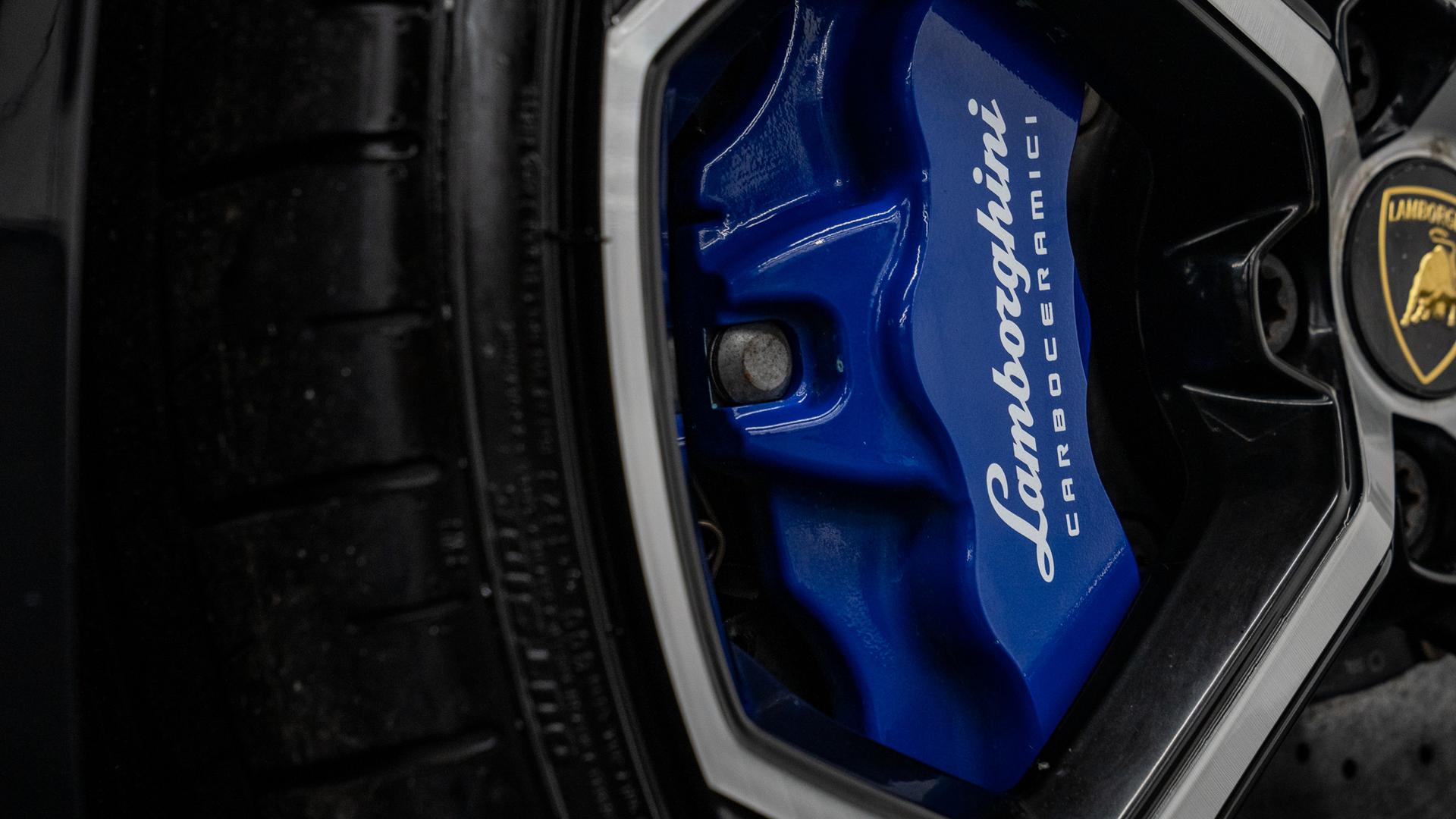 LAMBORGHINI Huracan Photo 9505e290-ea94-4197-9e9e-3fb5d31f5fbc.jpg