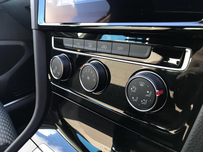 Volkswagen Golf Photo 26