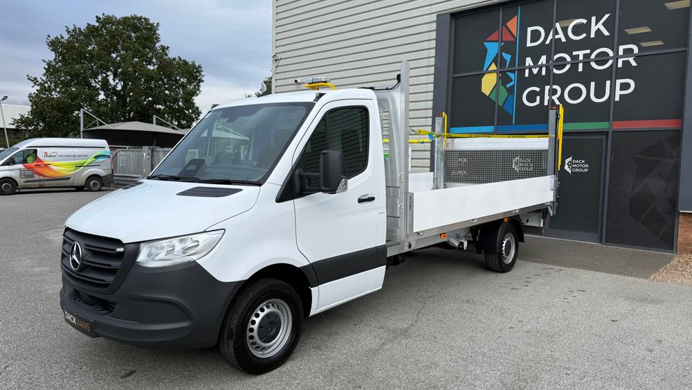 Mercedes-Benz Sprinter Photo 95191218-8919-4e54-b6a1-11fa7e303035.jpeg