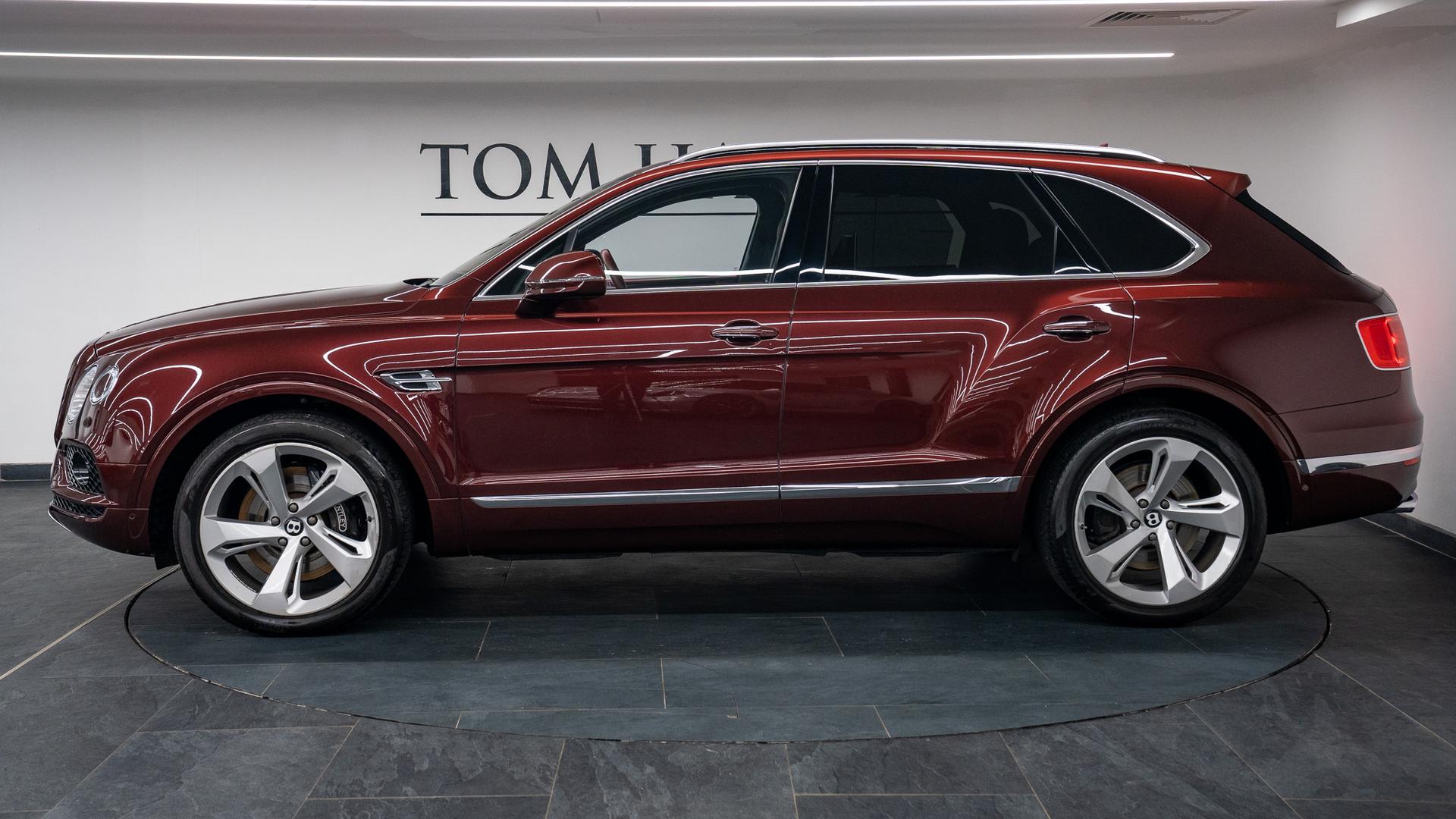 Bentley Bentayga Photo 953bd498-dd14-4ba5-92fe-5645a78a1b58.jpg