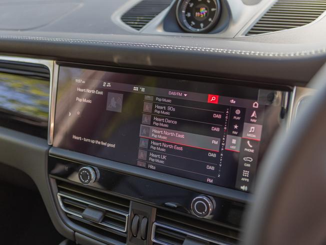 PORSCHE Macan Photo 18