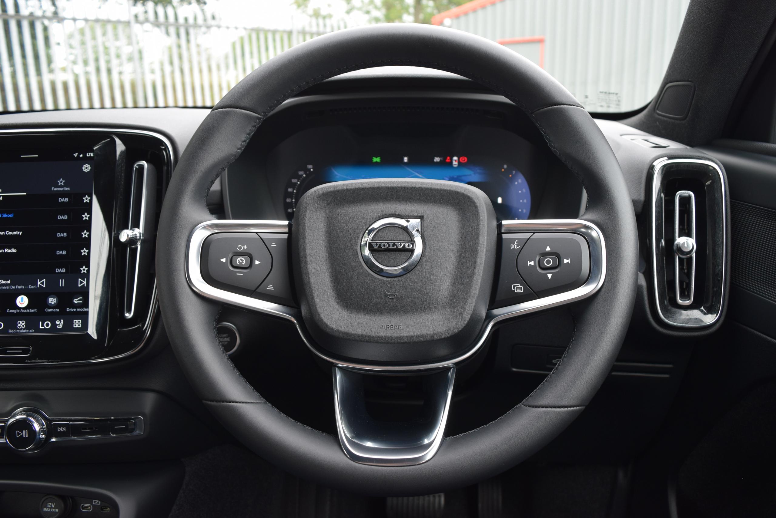 2026 VOLVO XC40 2.0 B4P Plus Dark 5dr Auto - vehicle photo 14 for sale on PureCar