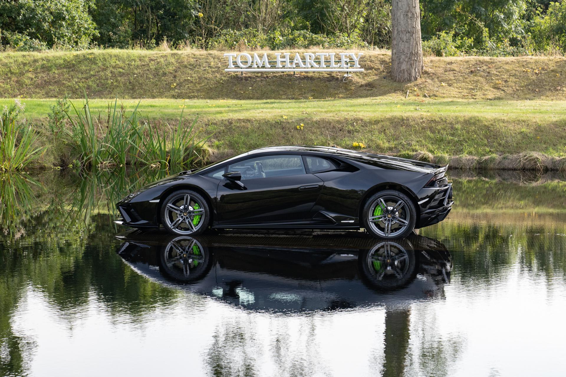 Lamborghini Huracan Photo 9550ccf5-6449-4847-9f60-ef899db0e75f.jpg