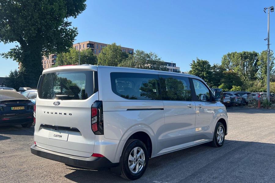 Ford Tourneo Custom V710 Zetec/Trend Bus M1 320 L2 2.0L EcoBl Photo 955e628d-06d5-409a-913b-3dfc5384bf02.jpg