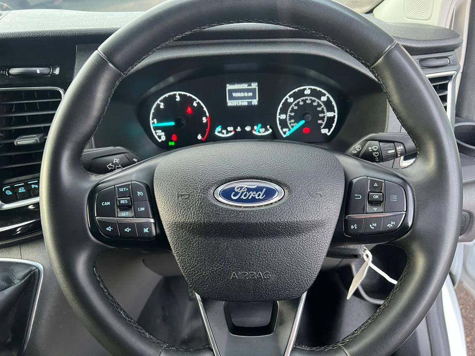 Ford Transit Custom Photo 9560c012-d3de-48f5-8552-aa66aeabc508.jpg