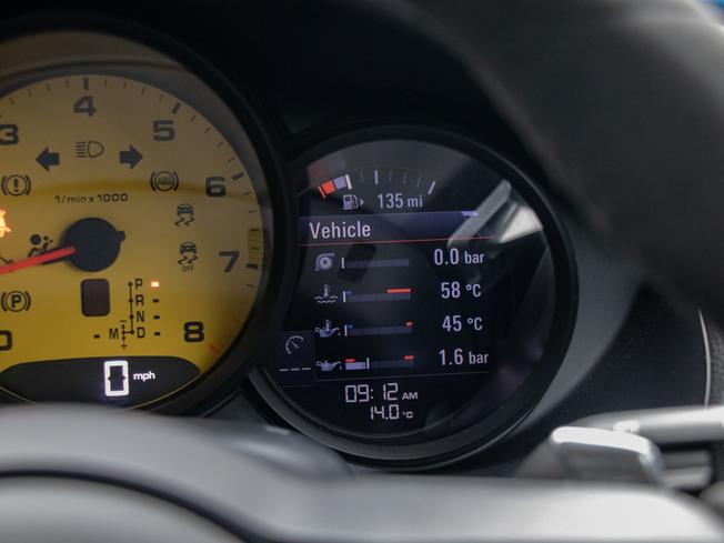 PORSCHE 718 Cayman Photo 17