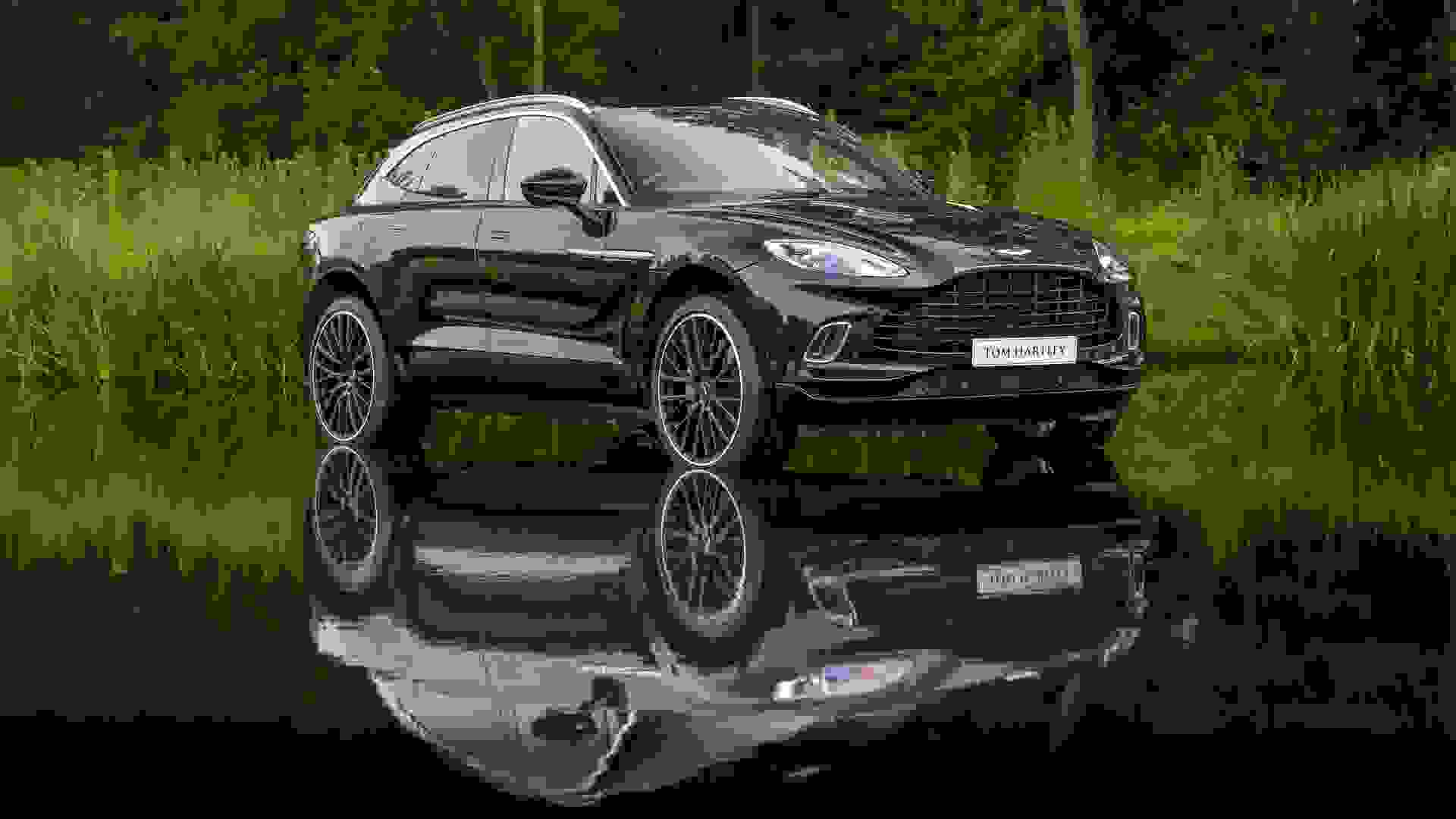 Aston Martin DBX Photo 9571b29d-a9cf-4d26-8d5a-e22679989f72.jpg