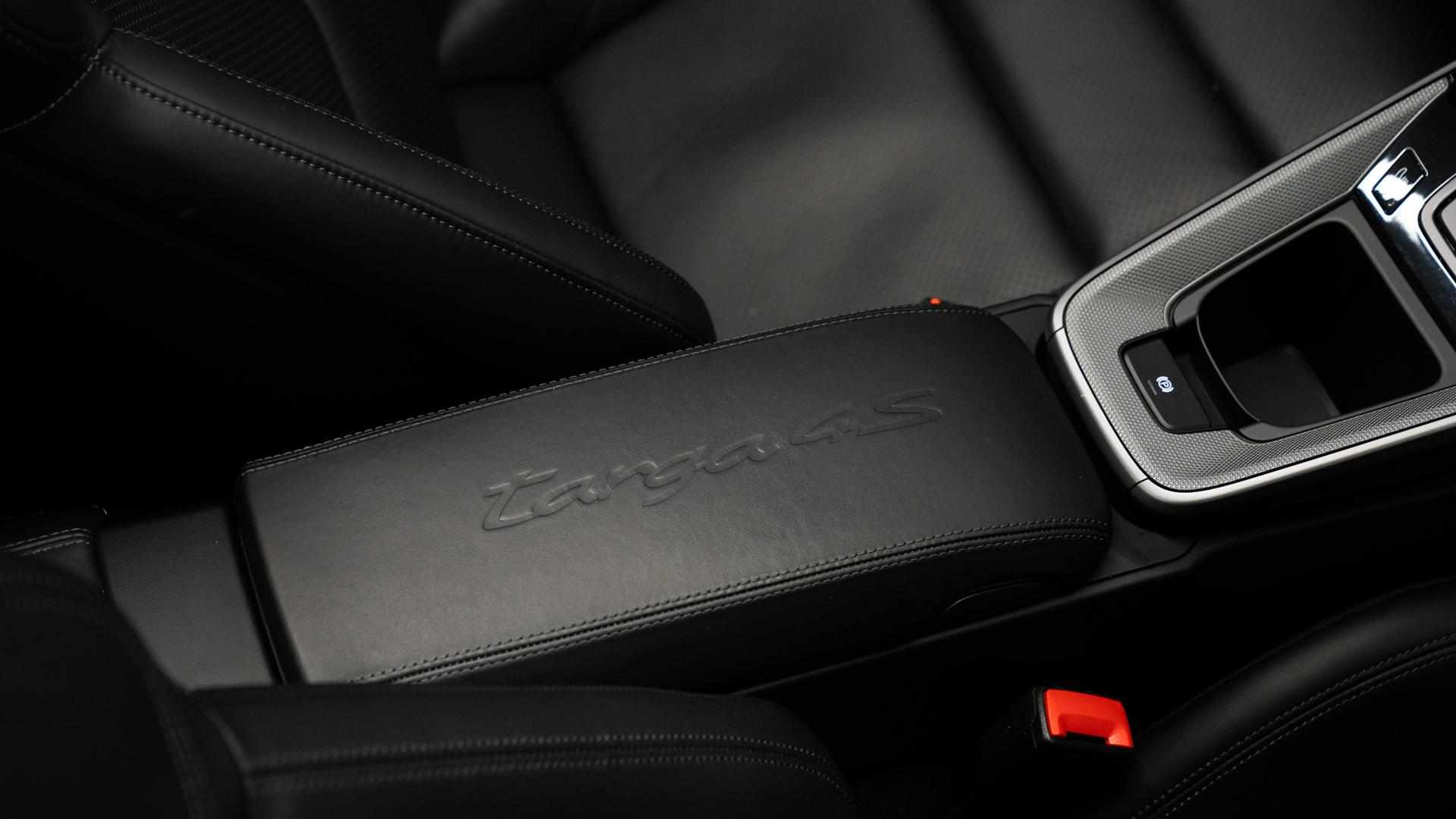 Porsche 911 Photo 9572cfcd-78c1-4614-bec1-b31730dd85dc.jpg