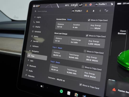 TESLA Model Y Photo 95734685-58e1-4a13-a2d5-b028189b4942.jpg