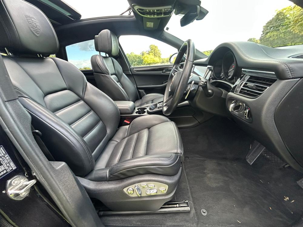 Used Porsche Macan YO72UHW 24