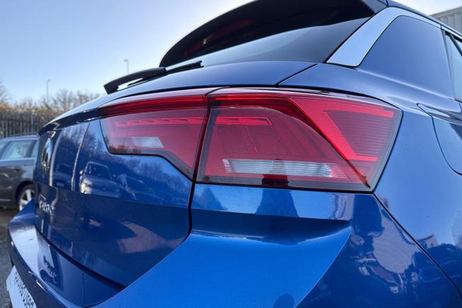 Volkswagen T-Roc Photo 18