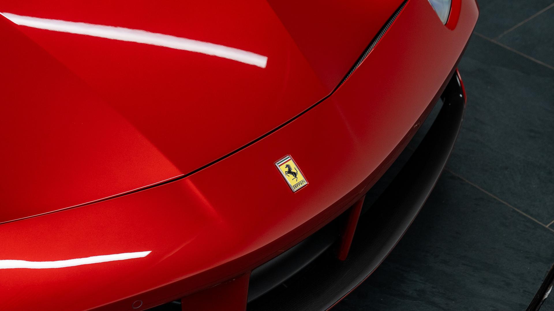 Ferrari 488 Photo 95af0fdc-e953-4273-8a2b-01e969701dbc.jpg