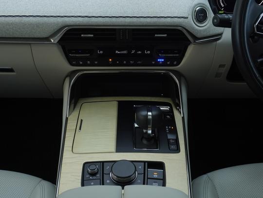 Mazda CX-60 Photo 95b81a4d-046c-4f56-a1ce-a804b7dee5ef.jpg