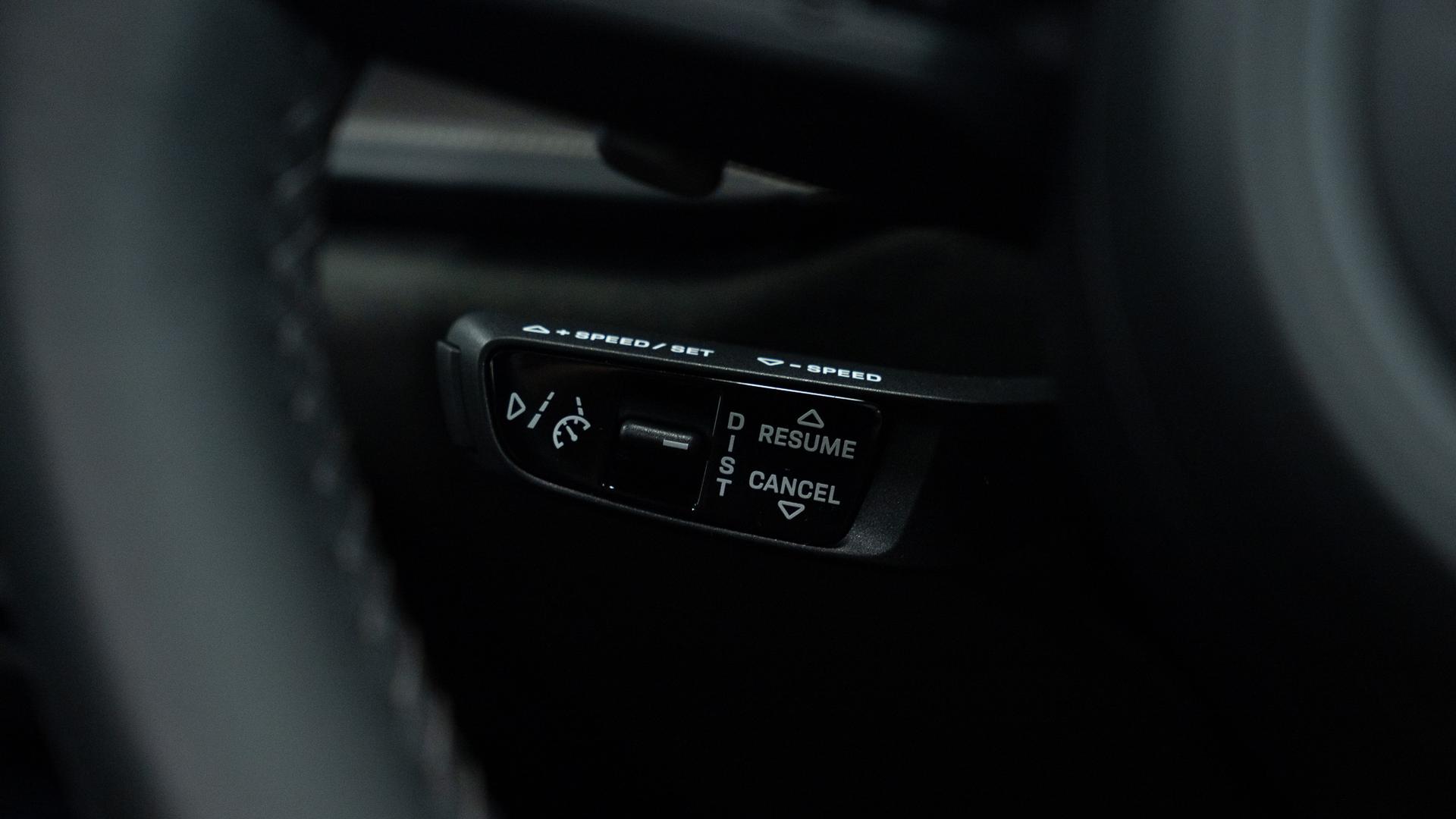 Porsche 911 Photo 95bf34a2-91bd-46fe-b1ec-dd891ce038c6.jpg