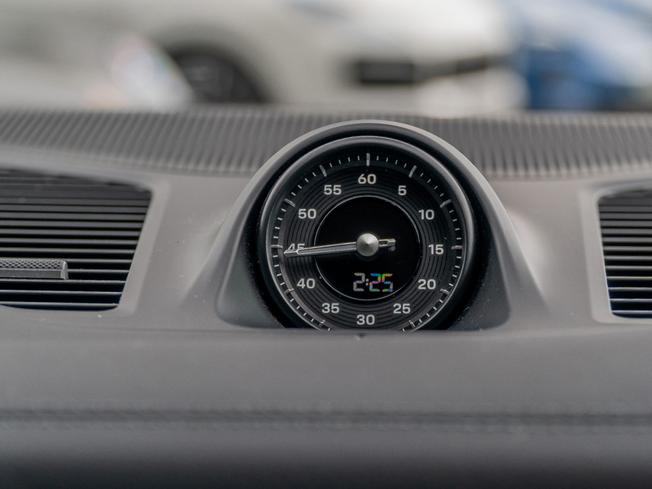PORSCHE Cayenne Photo 16