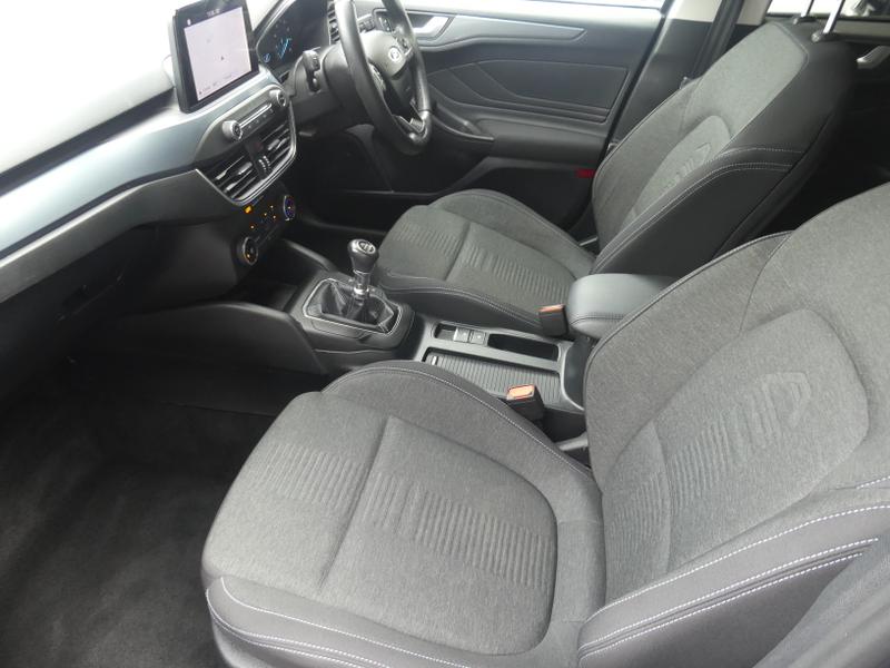 Ford Focus Photo 95df09a8-83ab-4195-a27b-3c1ebcd4f0b7.jpg
