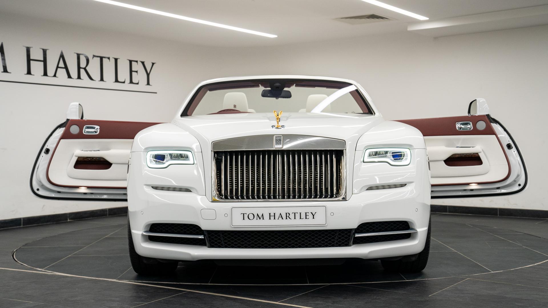 Rolls-Royce Dawn Photo 95e37225-2820-48e3-a733-9de0c6f8a128.jpg