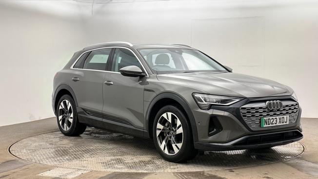Audi Q8 e-tron Photo 1