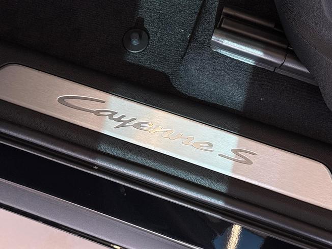 Porsche Cayenne Photo 30