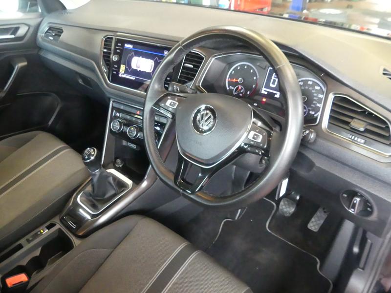 Volkswagen T-Roc Photo 96014133-5760-4bea-b79d-e5007622428e.jpg