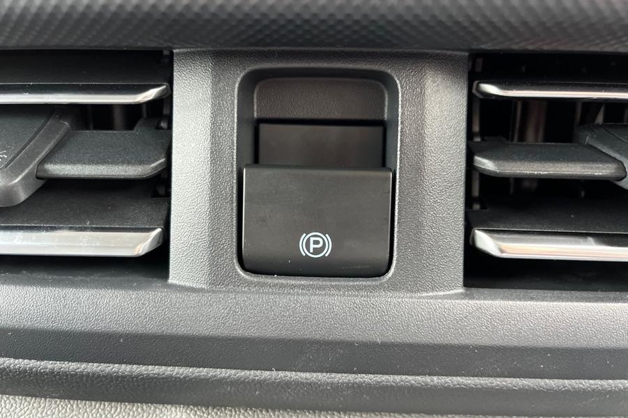 Ford TRANSIT CUSTOM Photo 9611d4f1-554d-42f5-ac6f-b09b9a19a719.jpg