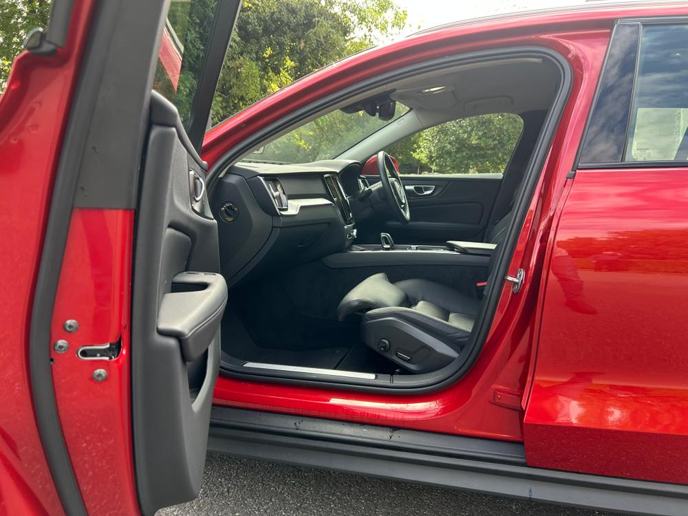 Used Volvo V60 Cross Country YM23KNX 20