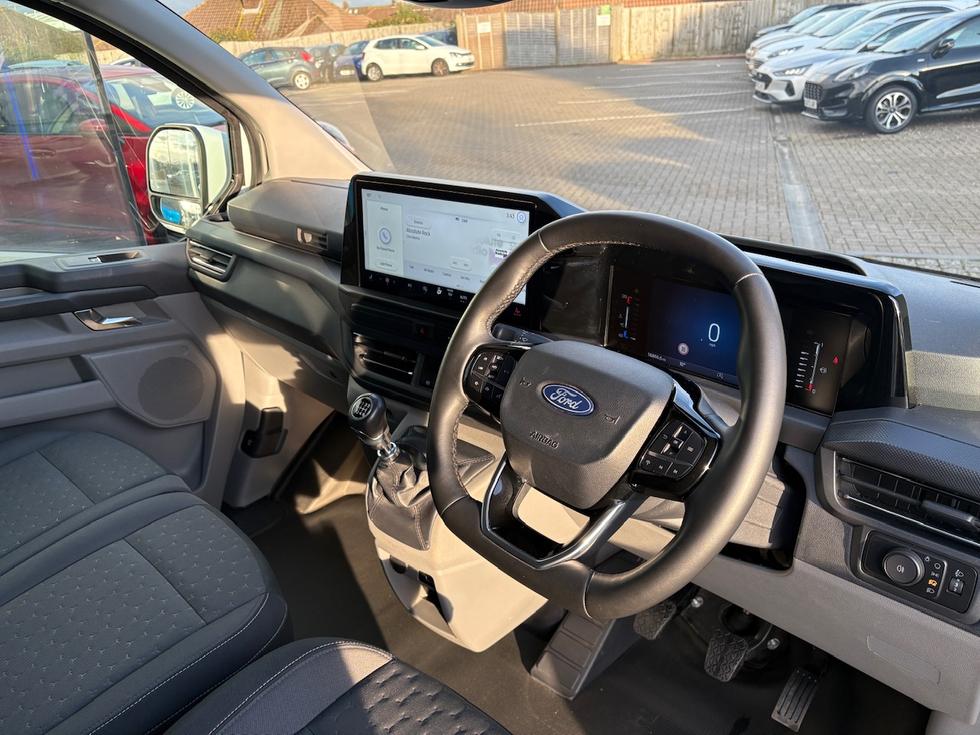 Ford Transit Custom Photo 961ad4de-7317-4c3a-8142-a16513857014.jpeg