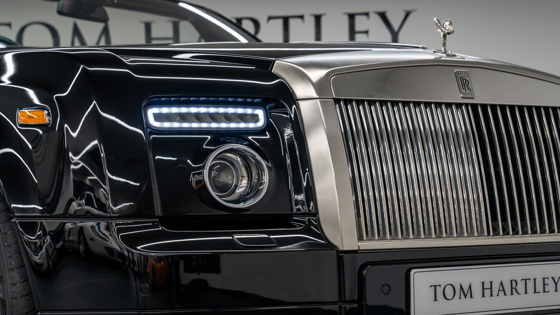 Rolls-Royce Phantom Photo 96238217-c271-46e4-a8b2-82adb336fbcb.jpg