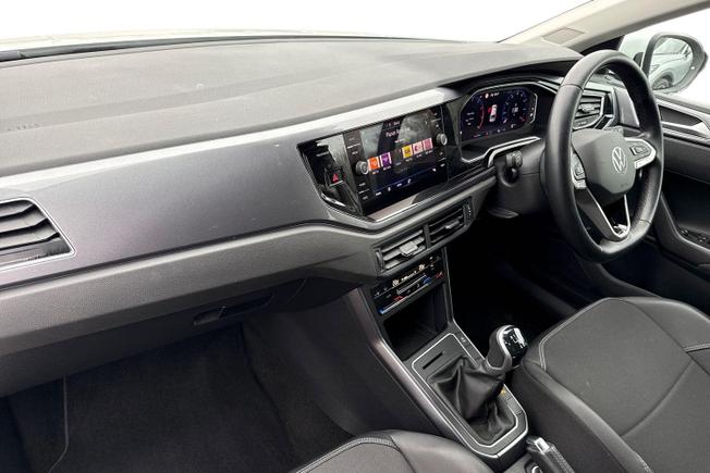 VOLKSWAGEN Taigo Photo 3