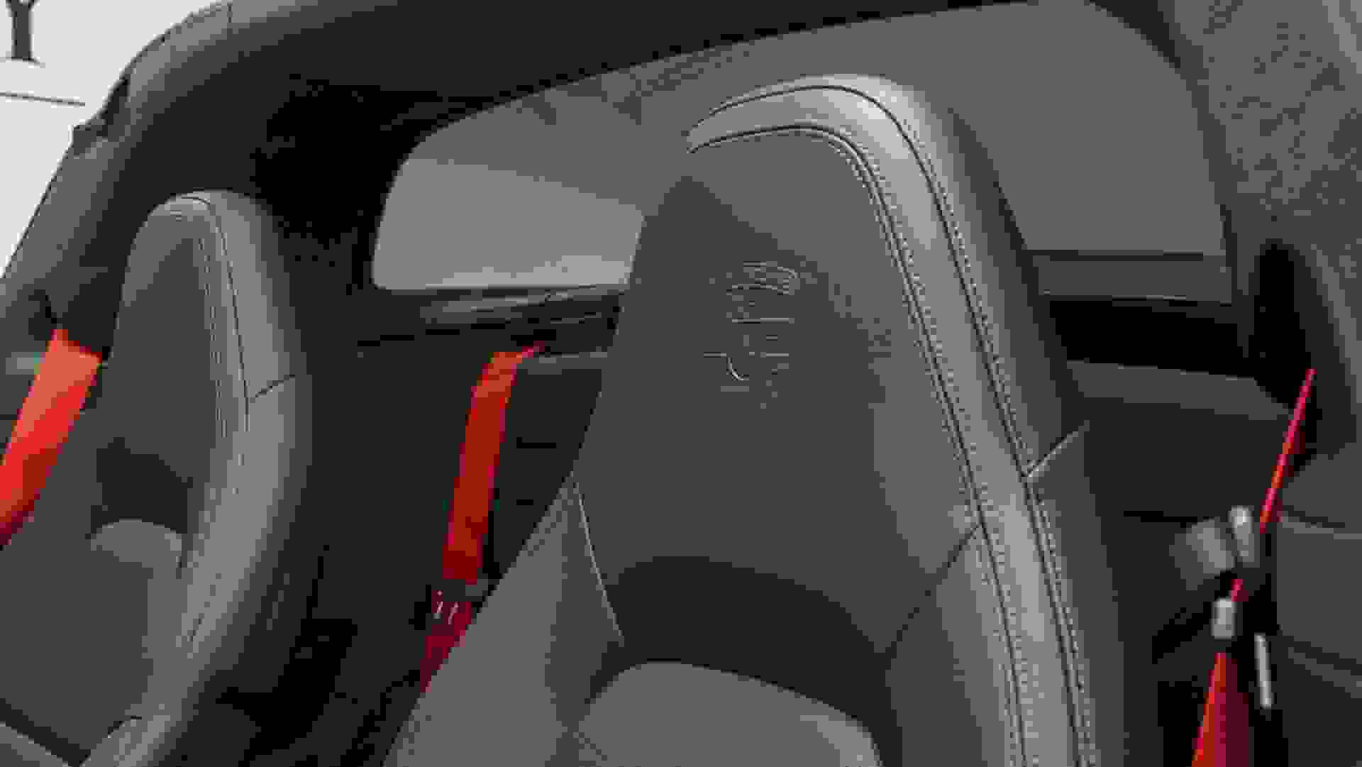 Porsche 911 Photo 962f4915-2faf-47c1-ac53-12139808b96b.jpg