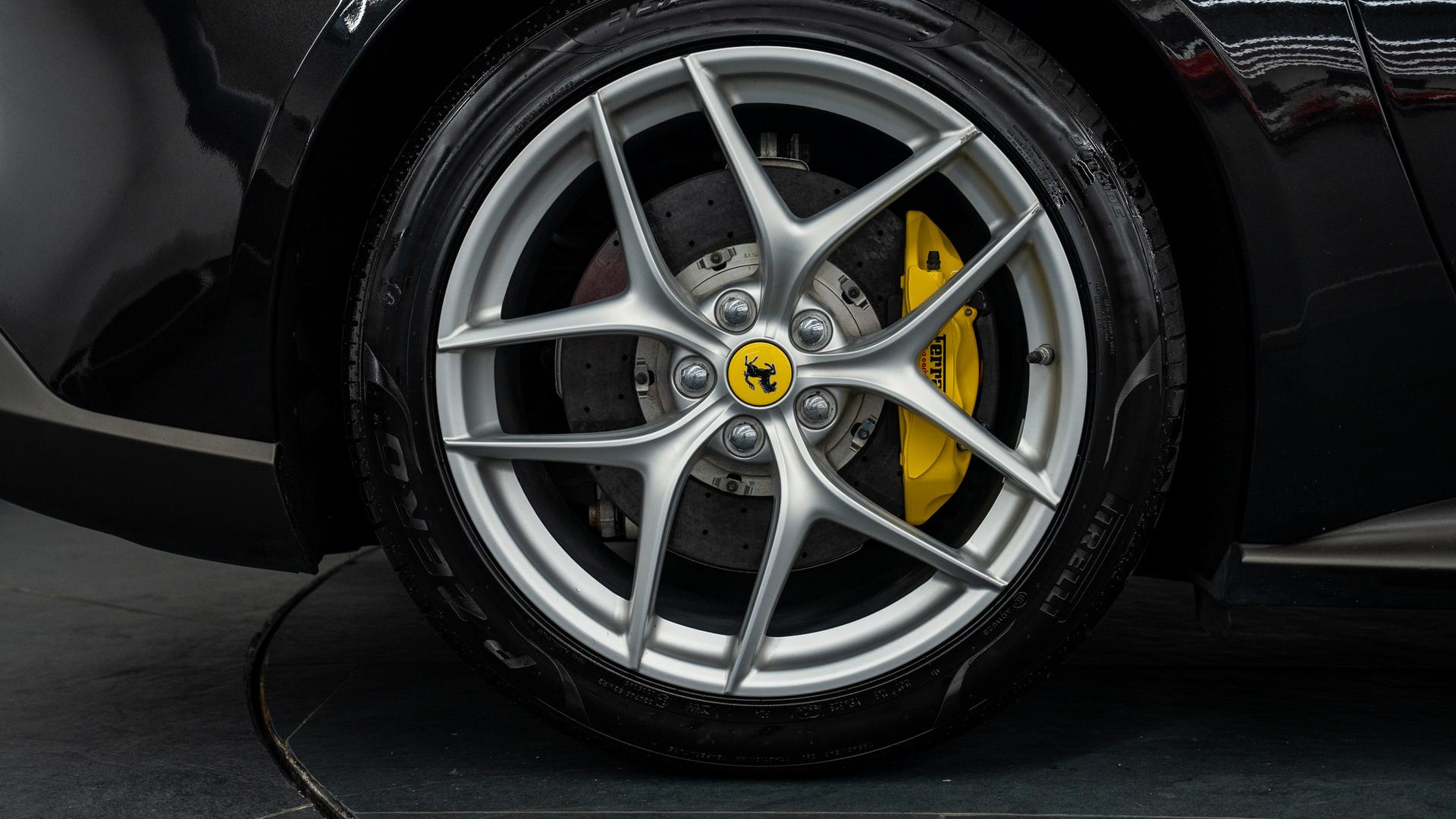 Ferrari F12 Photo 9632af0a-539e-4256-9e75-3ae3c4f7c638.jpg