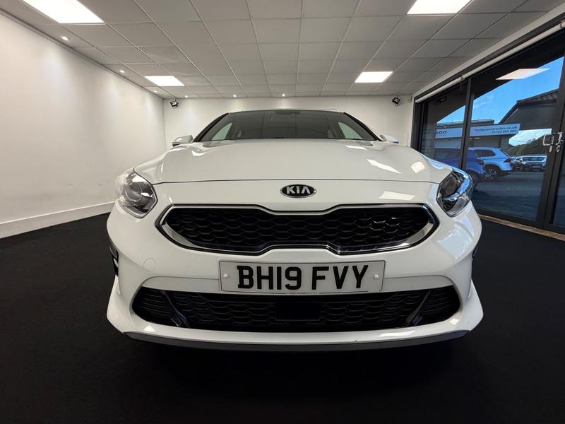 Kia Ceed Photo 9638c2f7-8c11-4926-b4c9-3c3d9722b256.jpg