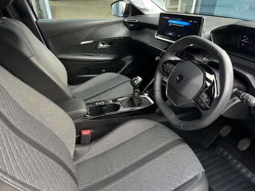Peugeot 208 Photo 96409011-f2cd-45d1-91d3-8cdc288d0bd3.jpeg