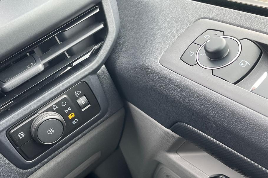 Used Ford TRANSIT CUSTOM L1DCIVPHEV02 8