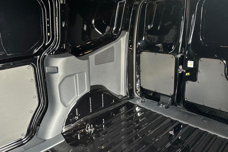 Ford E-TRANSIT COURIER Photo 965b46d1-5b54-47c9-8f98-0ea8055cb02f.jpg