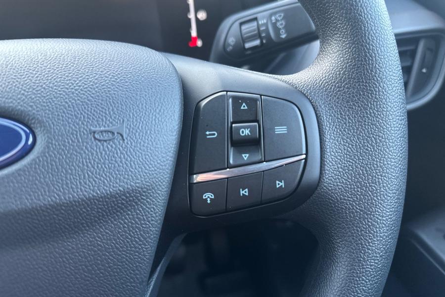Ford TRANSIT COURIER Photo 96619e8d-259f-454d-8b5f-776f6a222bfa.jpg