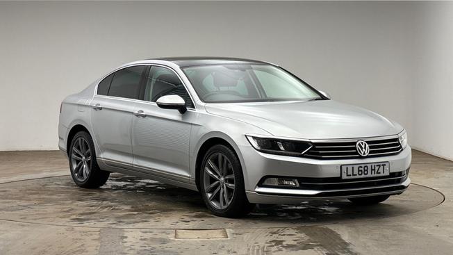 VOLKSWAGEN Passat Photo 1