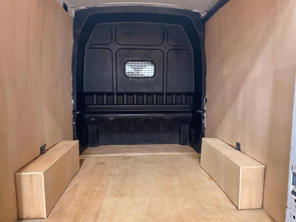 Ford Transit Photo 96731129-be1f-4b5b-96b1-8187e0bc4c61.jpg