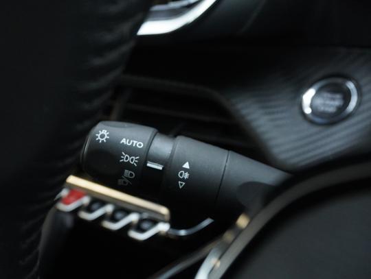 Peugeot 2008 Photo 967af462-4c35-4c49-9a48-3a7ce67c3588.jpg