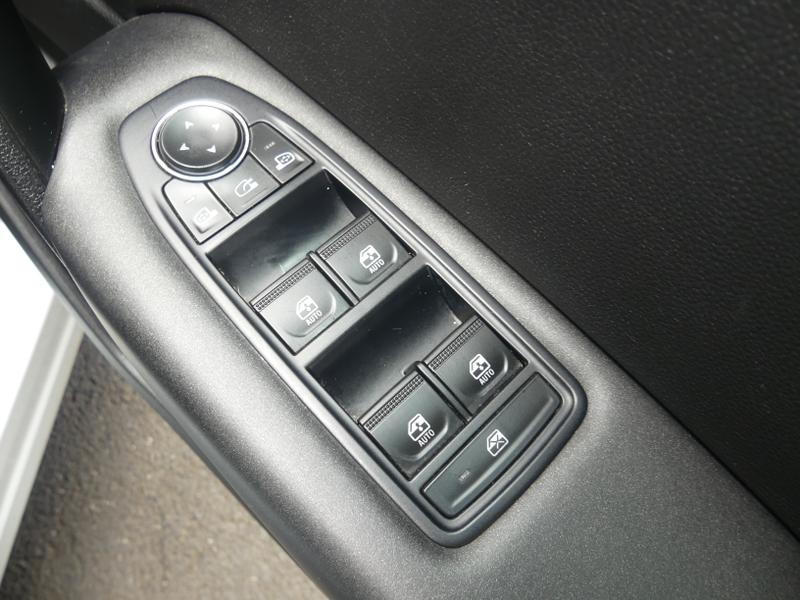 Renault Captur Photo 96abbab4-8ae9-4f9c-9b4b-a2b0caafa480.jpg