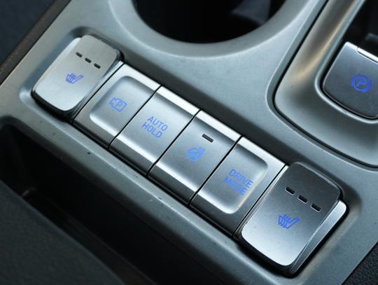 Hyundai KONA Photo 96b431bd-26b4-4dd1-8eb7-4dfe780c4829.jpg
