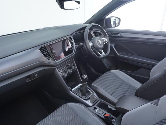 Volkswagen T-Roc Photo 96b9a7c2-56f0-4064-9ab5-08cc825a10e7.jpg