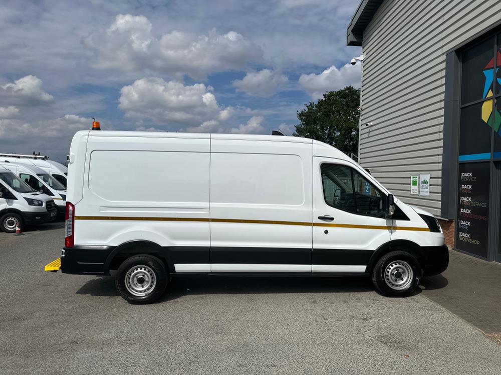 Ford Transit  Photo 96c7ebbb-70c1-4a55-8d52-39e1b8af61eb.jpg