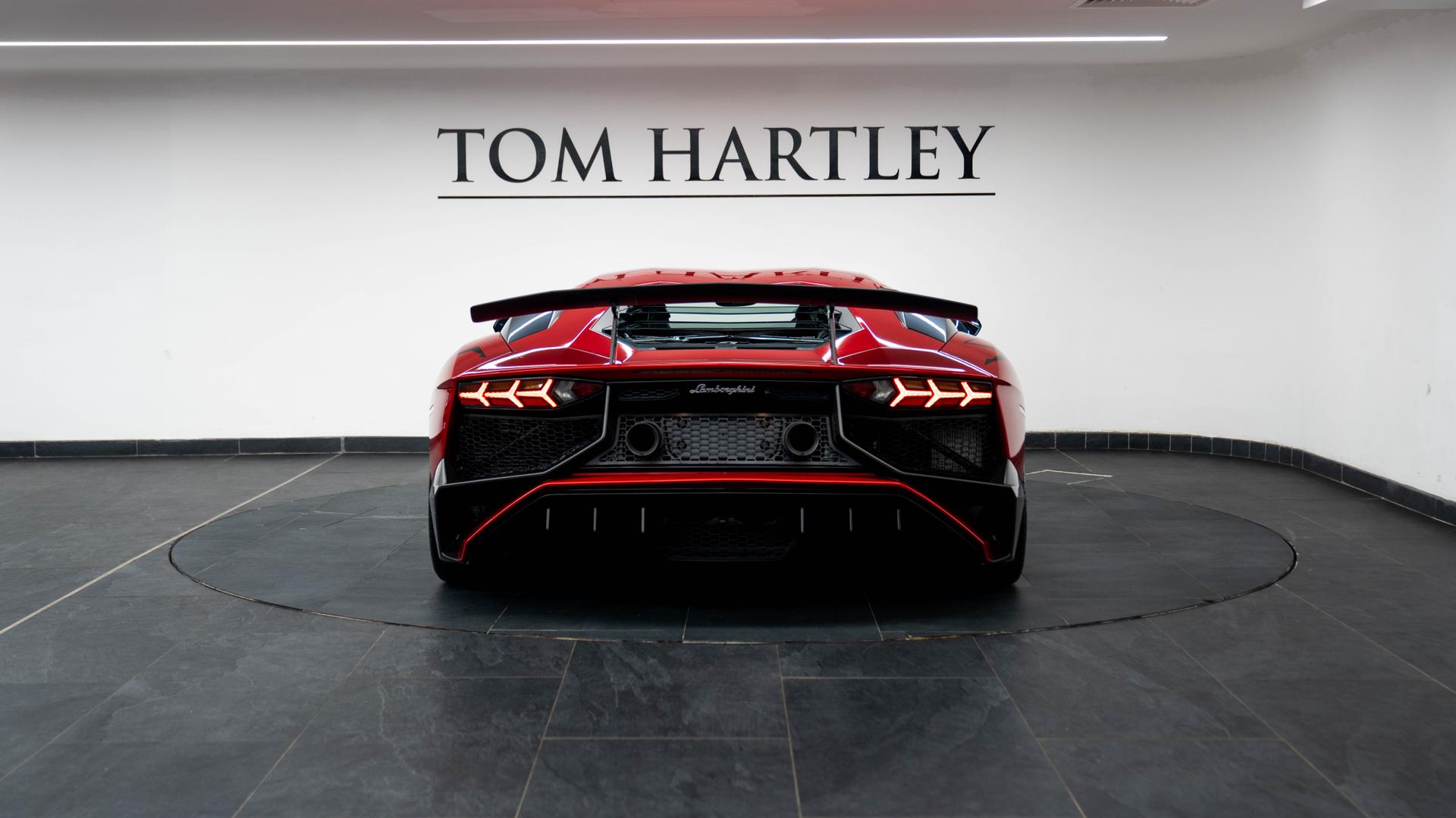 LAMBORGHINI Aventador Photo 96ccd1ba-d7ac-47a0-9a09-f009b2e27d30.jpg