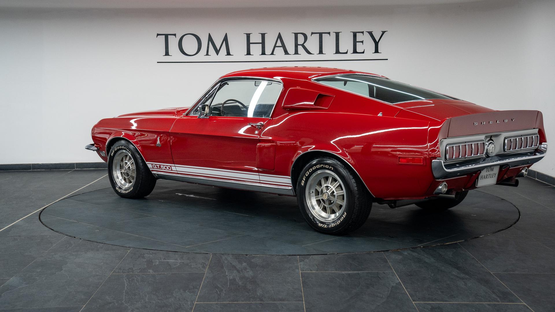 Ford Mustang Photo 96ce9d02-44e4-40b0-97f4-e3f802b098a4.jpg