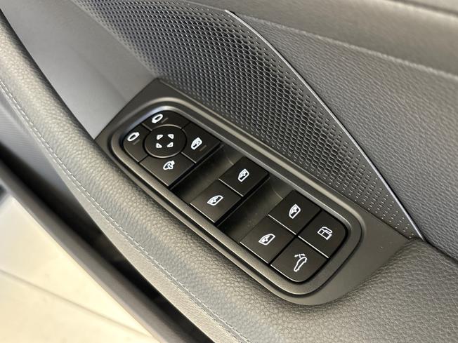 PORSCHE Panamera Photo 35