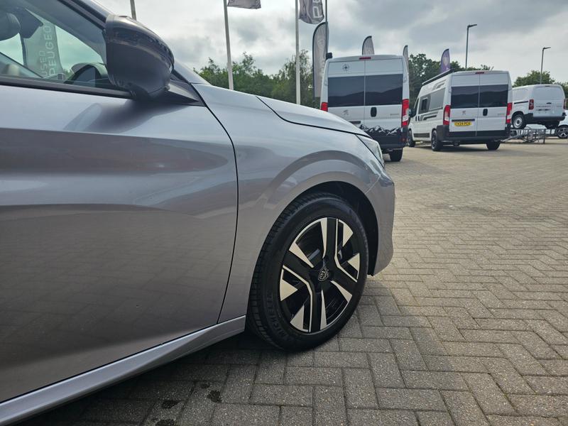 2025 25 PEUGEOT 208