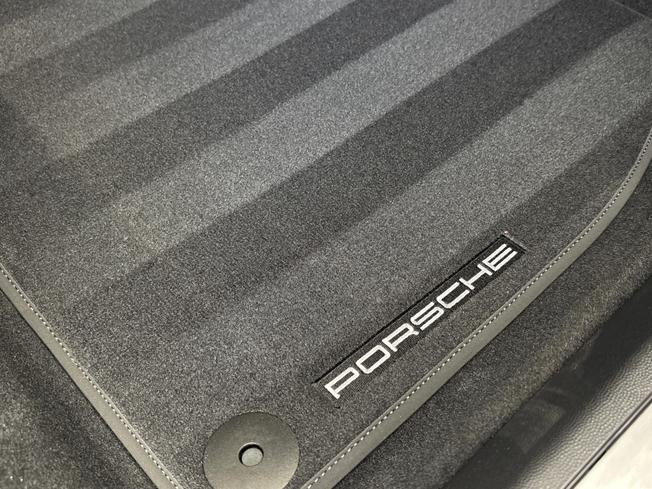 PORSCHE Macan Photo 35
