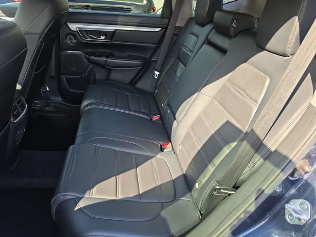 Honda CR-V Photo 972a730d-7791-4342-8745-2402e6240298.jpg